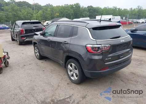 2021 Jeep Compass Latitude 4X4 from USA, damaged, VIN 3C4NJDBB7MT517832